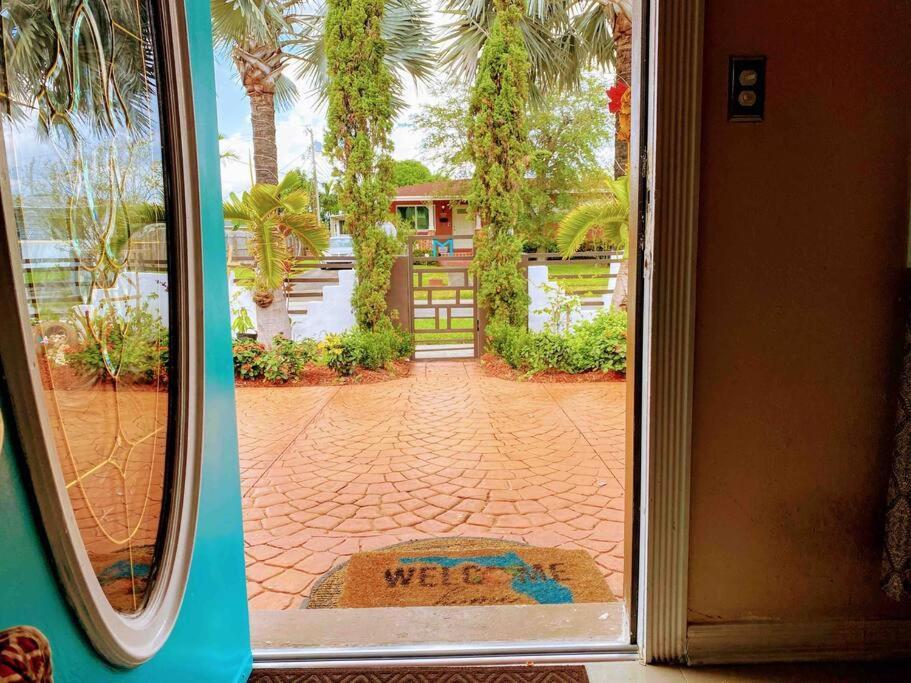 Ms. Marriott'S Str, Miami 빌라 외부 사진